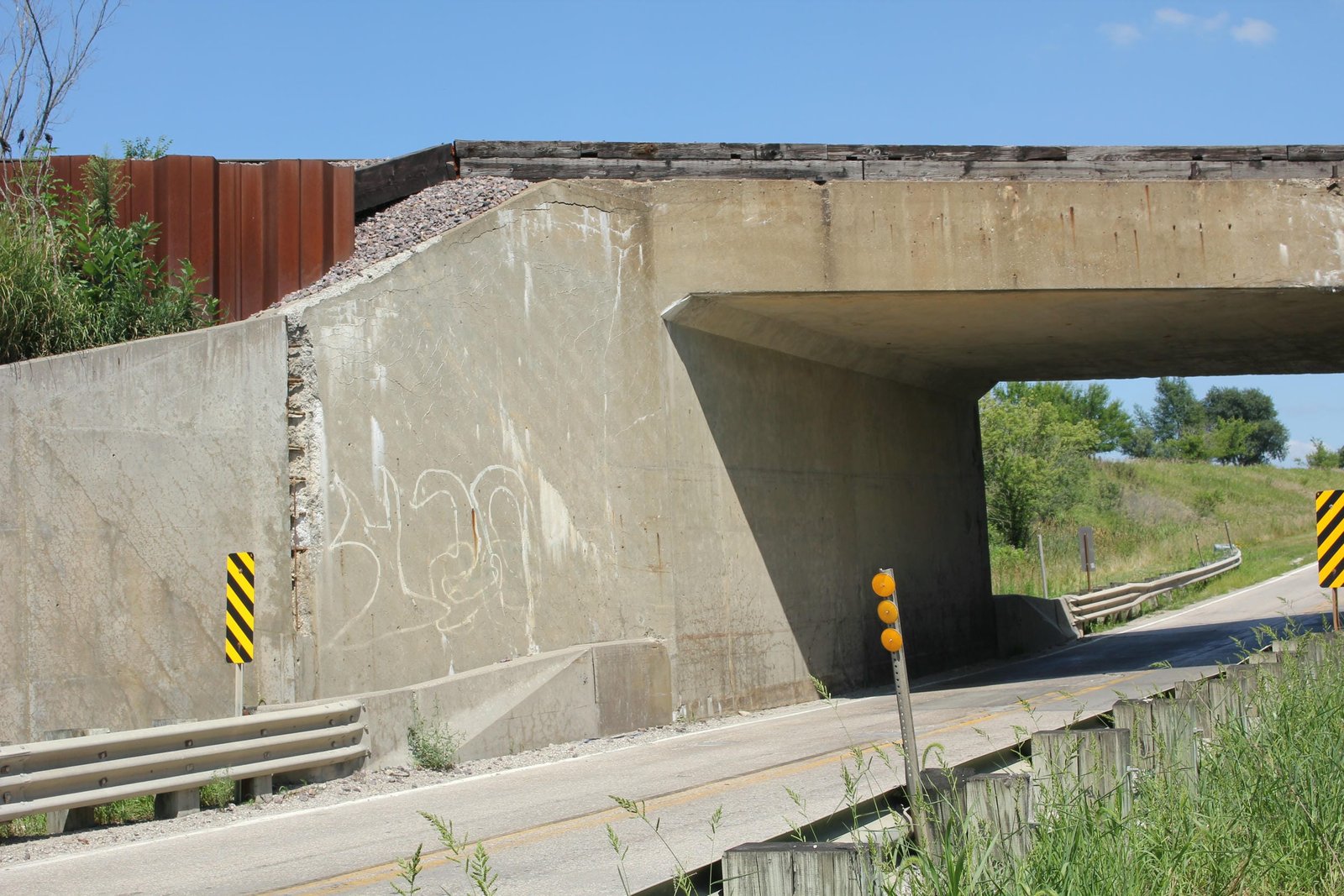North abutment